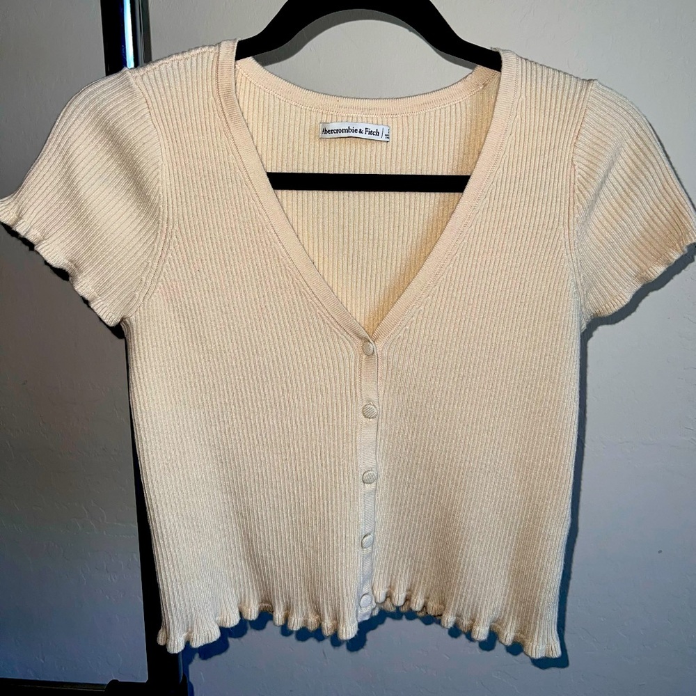 Abercrombie Cropped Knit Button Up Top